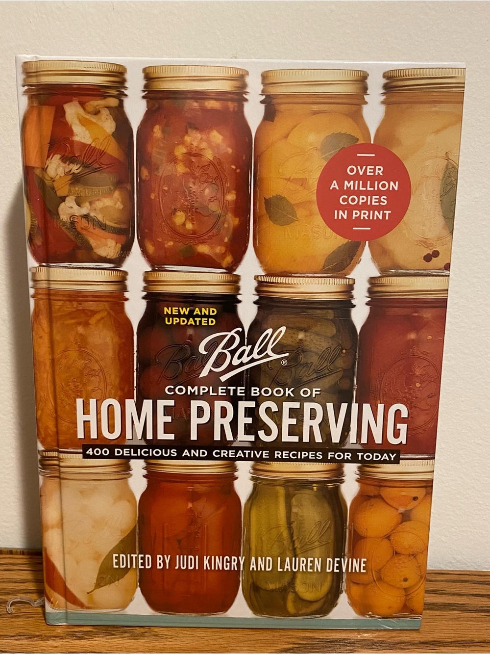 Ball (New and Updated) Complete Book of Home Preserving - Hardback